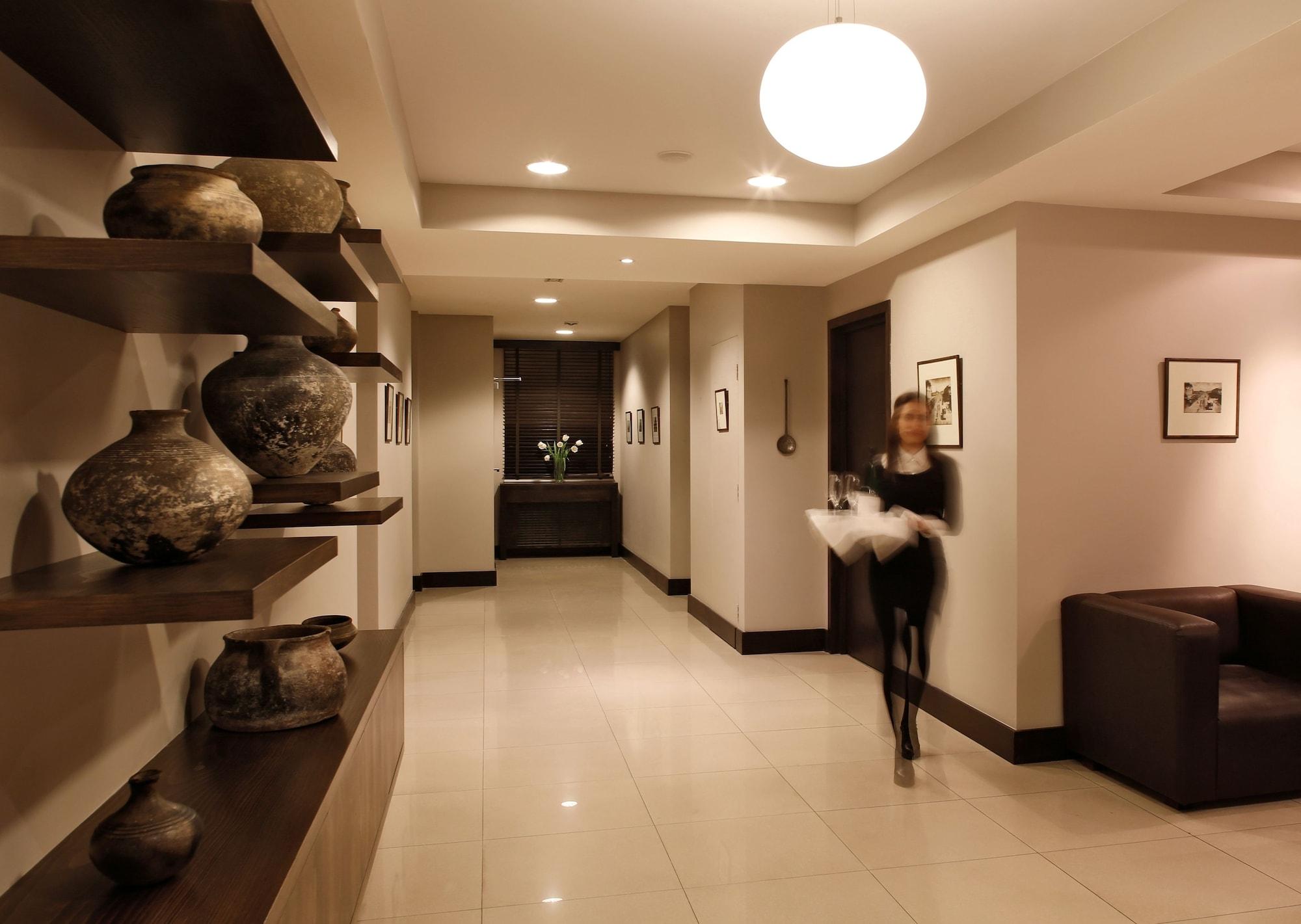 Hotel Meg 예레반 외부 사진