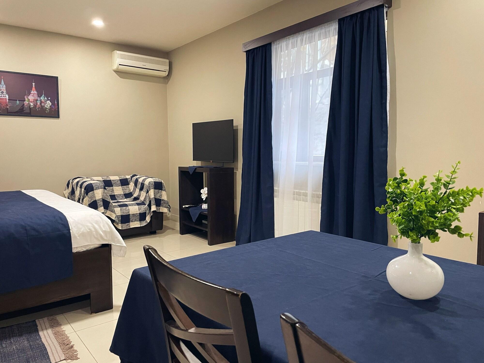 Hotel Meg 예레반 외부 사진
