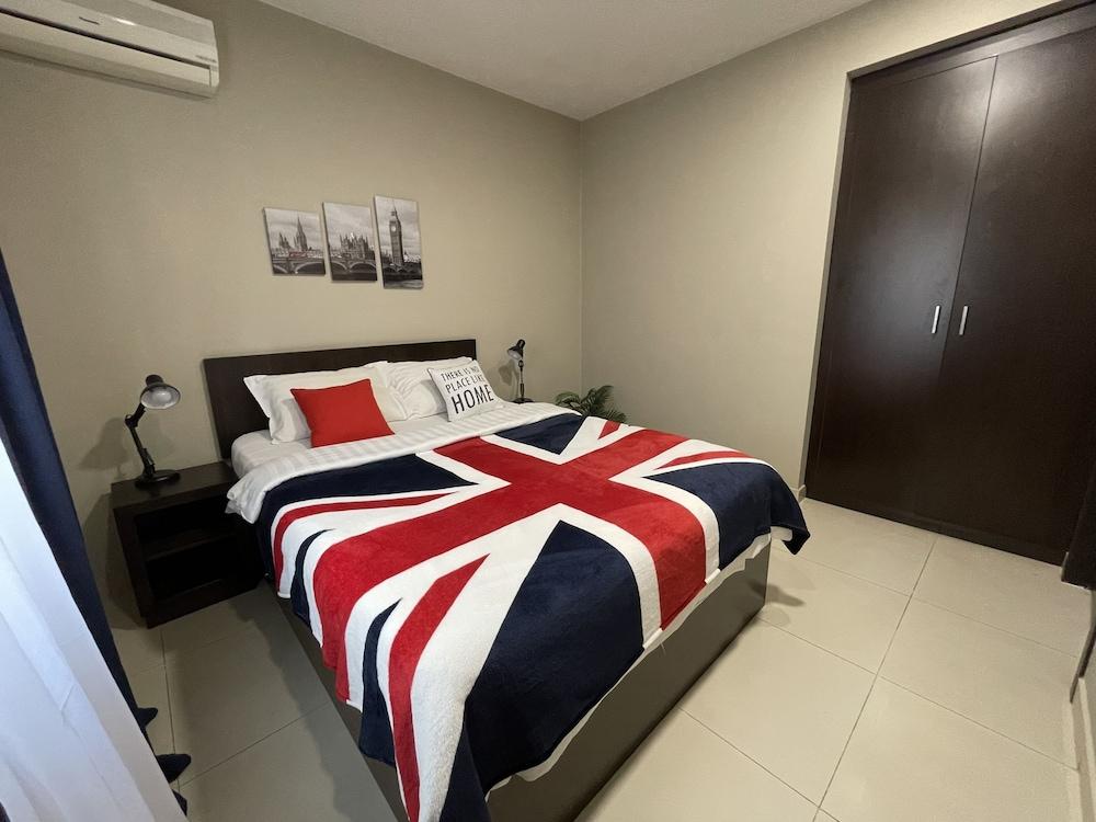 Hotel Meg 예레반 외부 사진