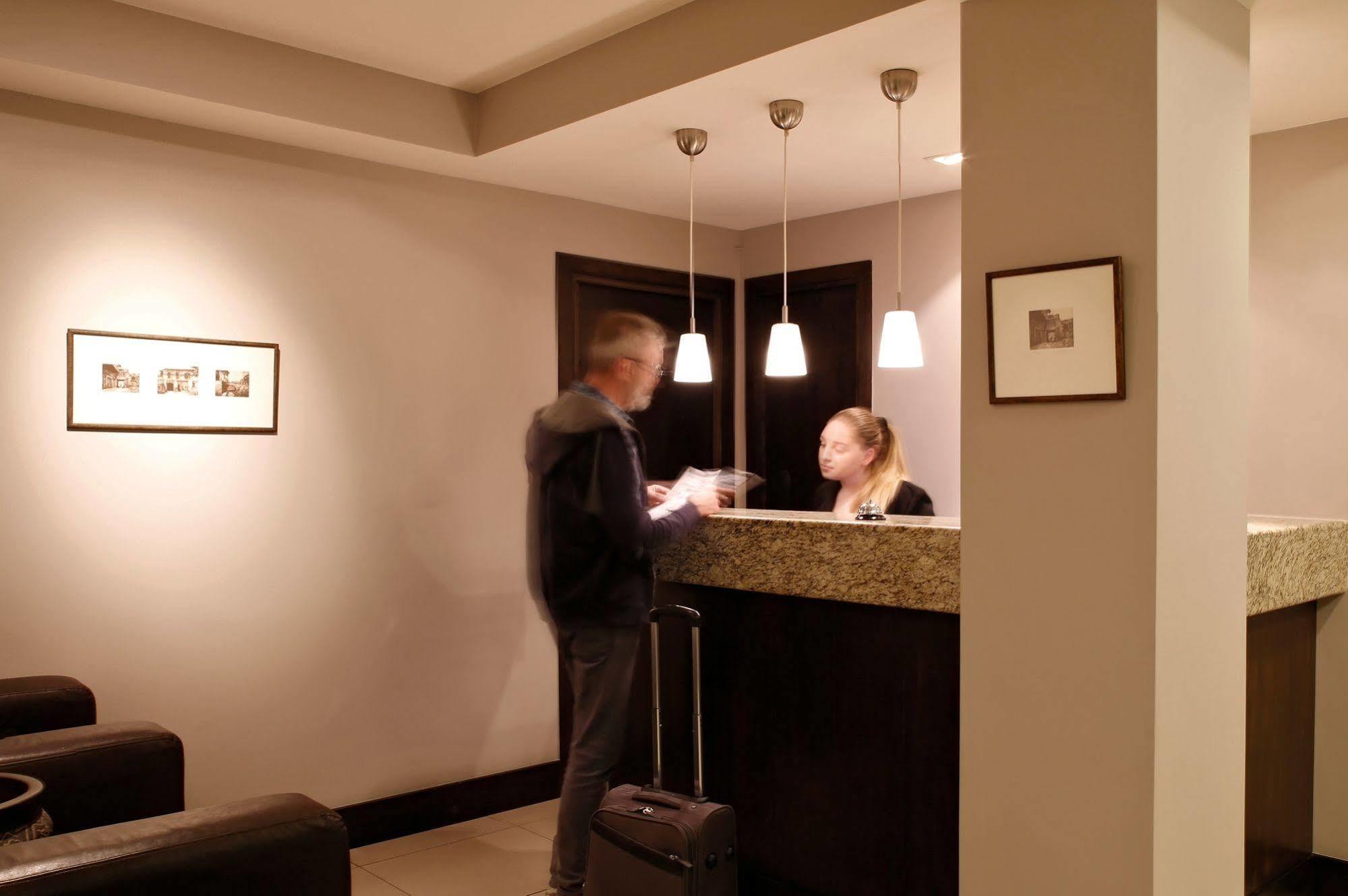 Hotel Meg 예레반 외부 사진